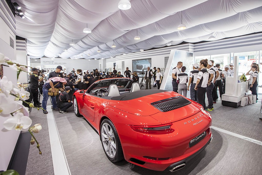 Lái thử siêu xe tại Porsche World Roadshow ở Sài Gòn ảnh 6