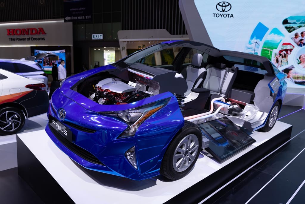 Ngoài bZ4X là tâm điểm, Toyota cũng thể hiện sự chuyển mình tại Triển lãm Ô tô Việt Nam 2022 ảnh 11