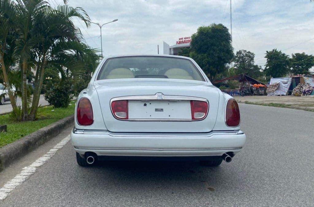 Lại có thêm “tổng lãnh thiên thần bạc” Rolls-Royce Silver Seraph lên sàn xe cũ tại Việt Nam, giá không rẻ hơn 7 tỷ? ảnh 3