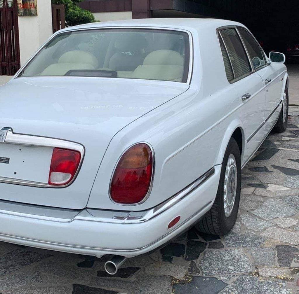 Lại có thêm “tổng lãnh thiên thần bạc” Rolls-Royce Silver Seraph lên sàn xe cũ tại Việt Nam, giá không rẻ hơn 7 tỷ? ảnh 10