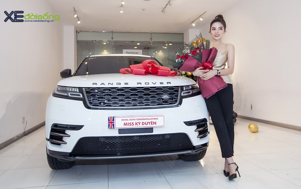 Hoa hậu Kỳ Duyên tậu SUV sang Range Rover Velar hơn 5 tỷ, chở theo cả ngàn bông hồng ảnh 1
