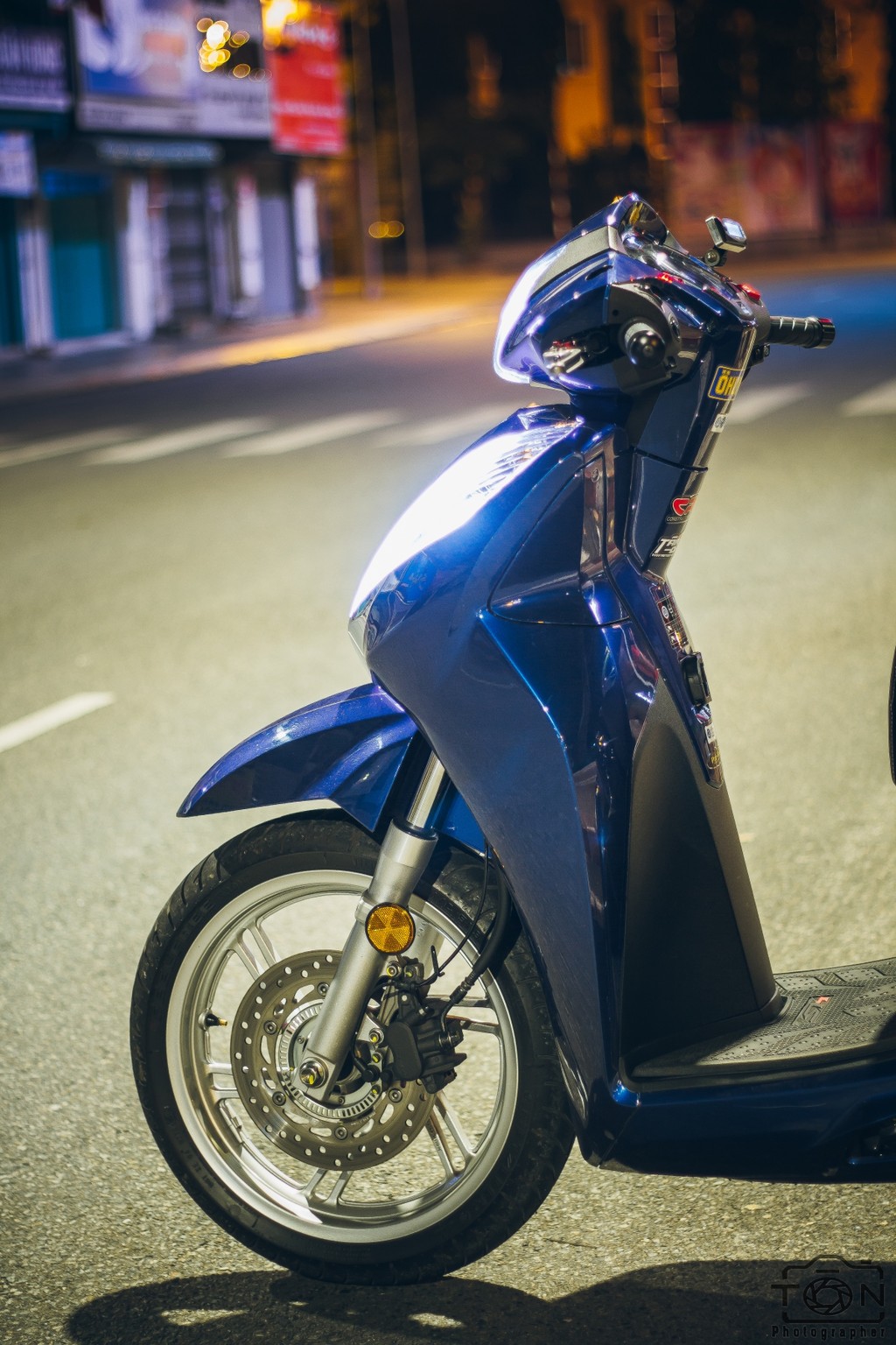 Honda SH300i 2017 của biker Việt lên nhiều đồ chơi giá trị ảnh 7