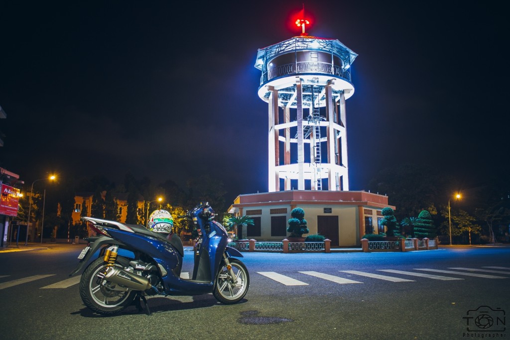 Honda SH300i 2017 của biker Việt lên nhiều đồ chơi giá trị ảnh 16