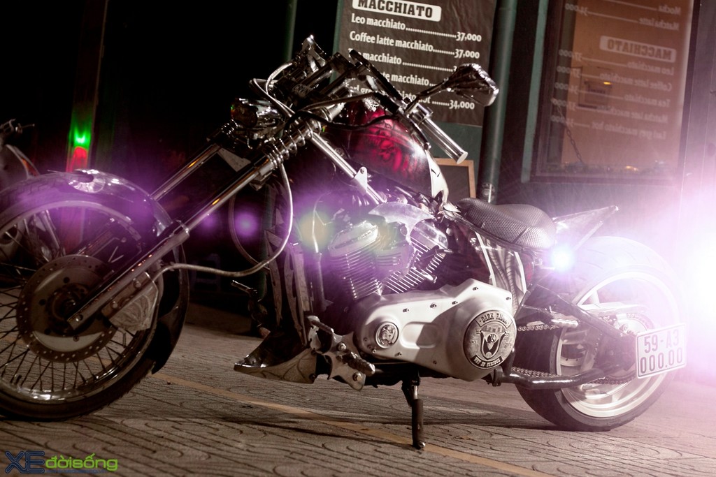 Honda Shadow 600 độ Bobber kịch độc của 9X Sài Thành, dân Graffic Design ảnh 14