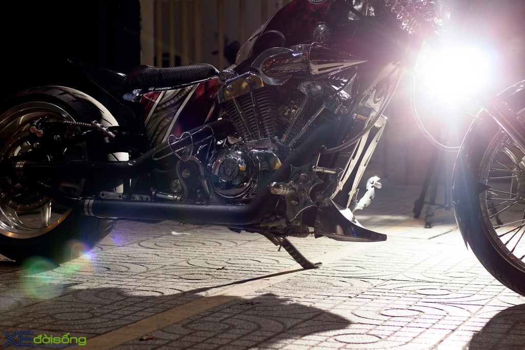 Honda Shadow 600 độ Bobber kịch độc của 9X Sài Thành, dân Graffic Design ảnh 16