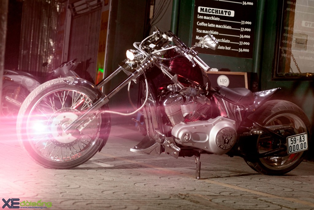 Honda Shadow 600 độ Bobber kịch độc của 9X Sài Thành, dân Graffic Design ảnh 22