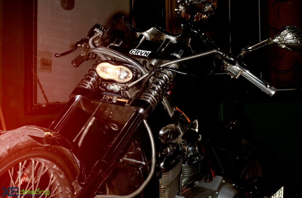 Honda Shadow 600 độ Bobber kịch độc của 9X Sài Thành, dân Graffic Design ảnh 23