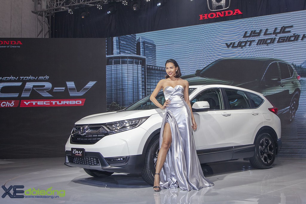 Siêu mẫu Minh Triệu sánh bước ra mắt Honda CR-V 2018 thế hệ mới ảnh 5