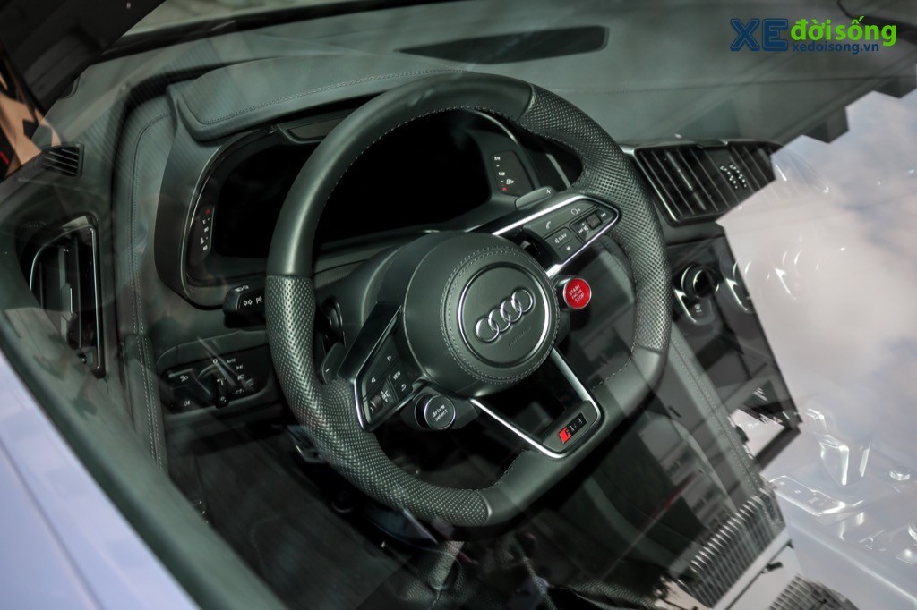 Điểm từng ngóc ngách của Audi R8 RWD Spyder đầu tiên Việt Nam ảnh 8