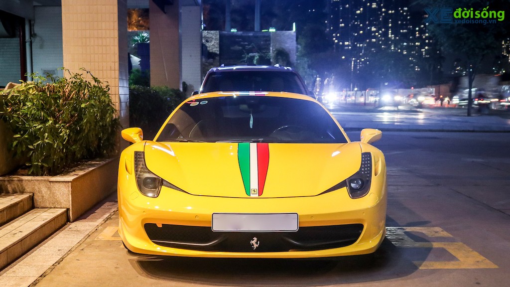 Bắt gặp Ferrari 458 Italia màu vàng “còn zin”, hiếm gặp trên phố Việt ảnh 2
