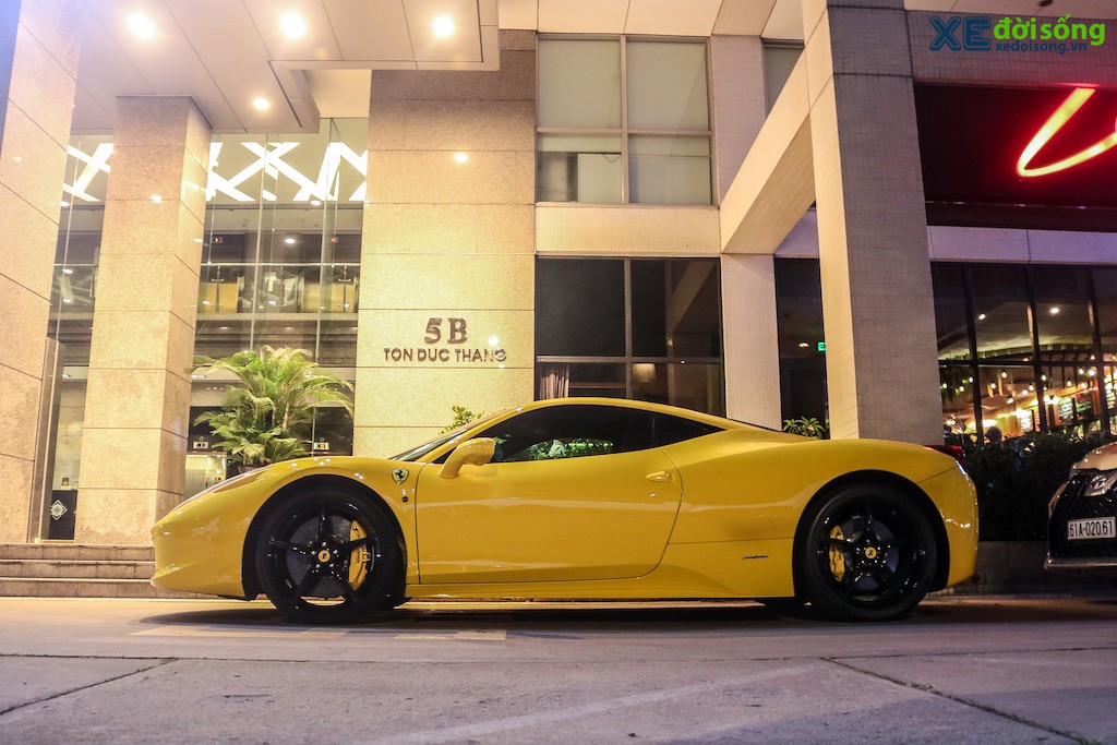 Bắt gặp Ferrari 458 Italia màu vàng “còn zin”, hiếm gặp trên phố Việt ảnh 8