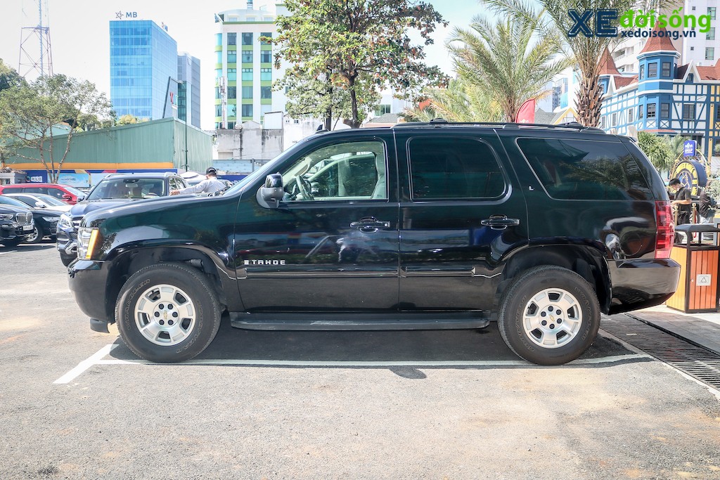Bỡ ngỡ với SUV cỡ lớn Mỹ Chevrolet Tahoe 2008 trên đất Sài Gòn, nhìn tưởng xe đặc vụ! ảnh 2