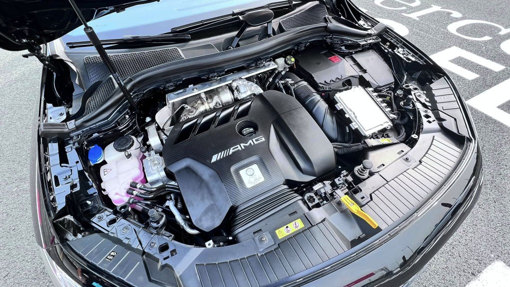 Cận cảnh Mercedes-AMG GLA 45 S thế hệ mới lần đầu xuất hiện tại Hà Nội ảnh 6
