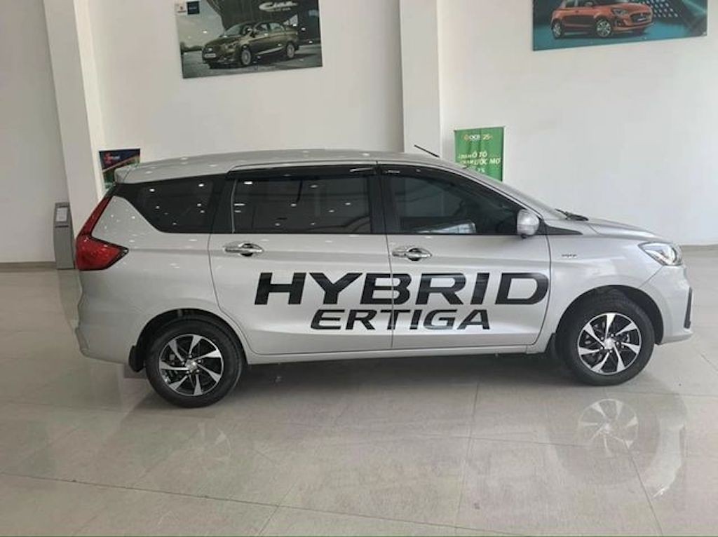 Cận cảnh Suzuki Ertiga Hybrid tại Việt Nam: ngoại thất và trang bị không khác xưa nhiều, sẽ có 3 phiên bản? ảnh 2