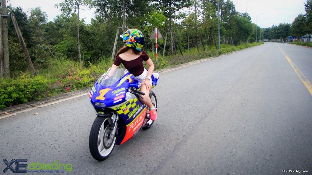 Suzuki RGV250 chất chơi bên nữ biker Bình Dương cá tính ảnh 12
