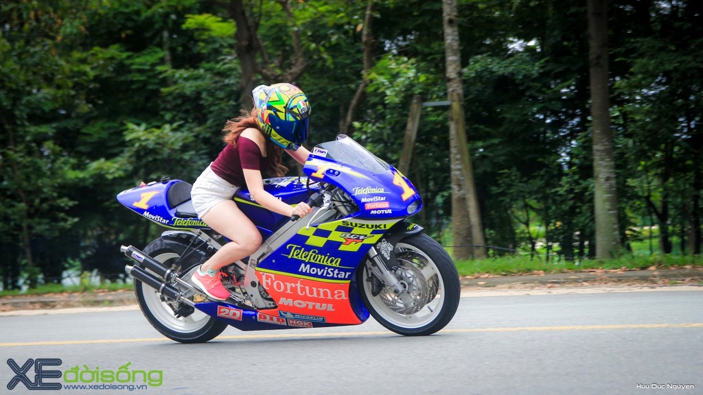 Suzuki RGV250 chất chơi bên nữ biker Bình Dương cá tính ảnh 14