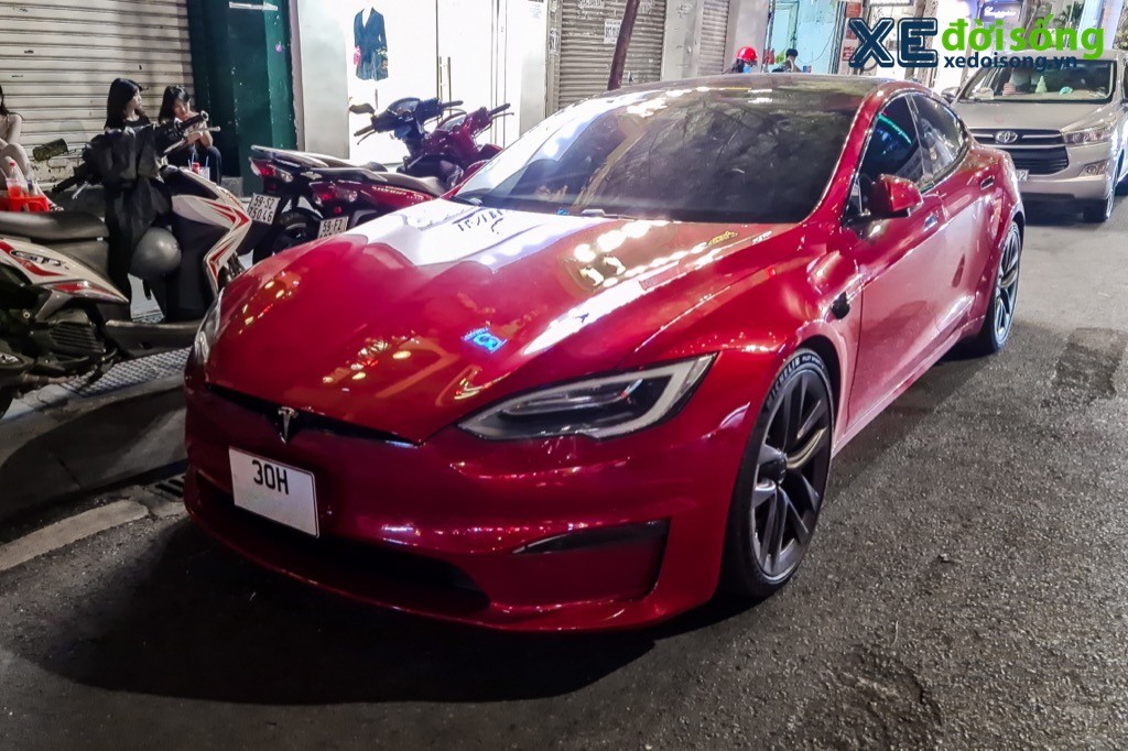 Siêu sedan điện thuần Tesla Model S Plaid bất ngờ xuất hiện Sài Gòn ảnh 1