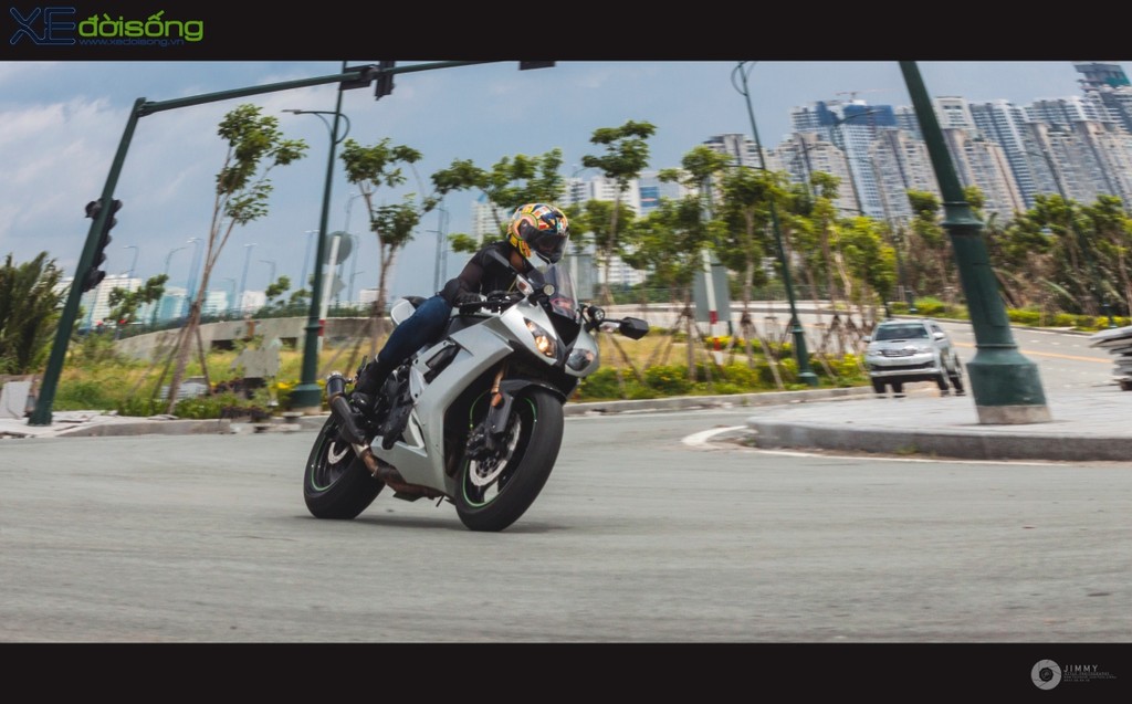 Nữ biker 9X Tô Cẩm Linh chia sẻ niềm đam mê Superbike ảnh 1