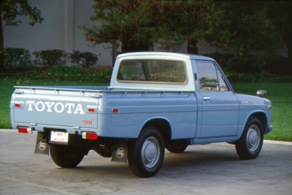 Nhìn lại lịch sử 50 năm Toyota Hilux: khởi nguồn do Hino chế tạo ảnh 2