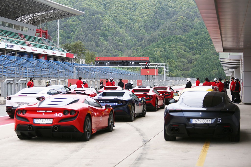 Khách hàng Việt trải nghiệm siêu xe Ferrari 296 GTB trên đường đua ở Hàn Quốc ảnh 12