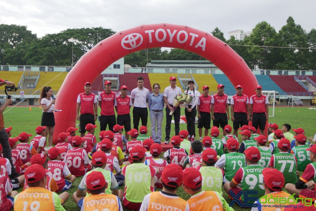 Sôi động khai mạc Trại hè bóng đá thiếu niên Toyota 2018  ảnh 1