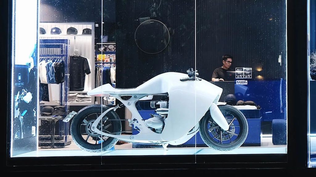 Siêu mô tô “cá đuối” Bandit9 Supermarine chào đời tại Việt Nam, dựa trên cơ sở Triumph Street Twin ảnh 1