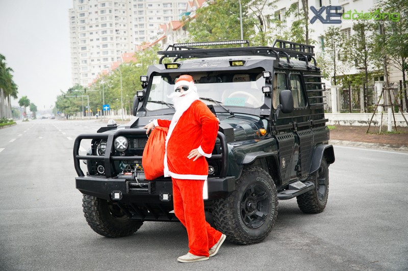 Ông già Noel lái xe UAZ Hunter tiền tỷ ở Hà Nội ảnh 8