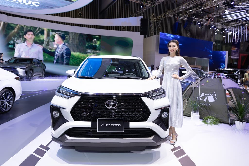 Ngoài bZ4X là tâm điểm, Toyota cũng thể hiện sự chuyển mình tại Triển lãm Ô tô Việt Nam 2022 ảnh 9