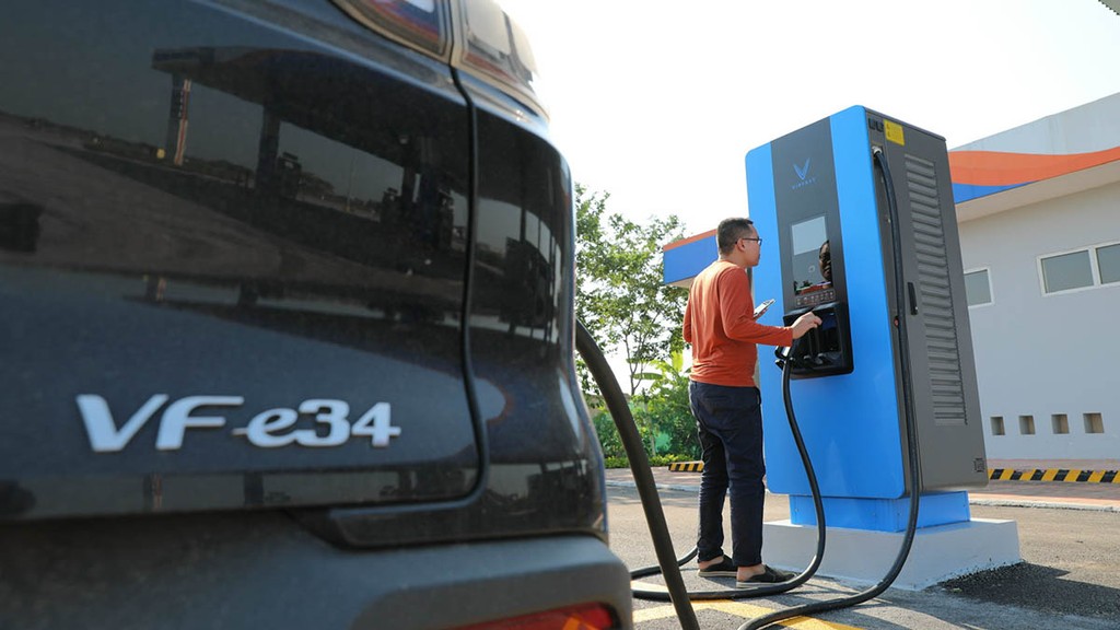 VinFast và Petrolimex khai trương dịch vụ sạc xe điện tại hệ thống Petrolimex trên toàn quốc ảnh 8