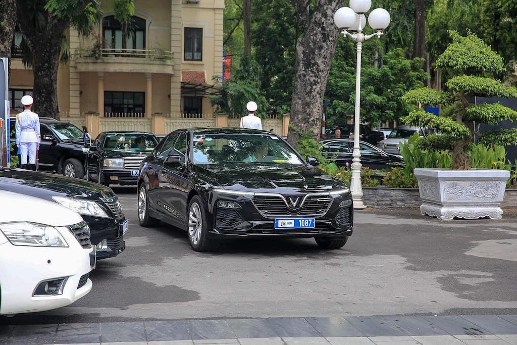 Hàng chục xe VinFast Lux A 2.0 “xếp lốp” tại Hà Nội phục vụ Hội nghị Cấp cao ASEAN ảnh 5