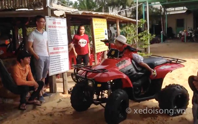 Clip bé 3 tuổi chạy xe địa hình ATV gây “sốc” ở Phan Thiết ảnh 5