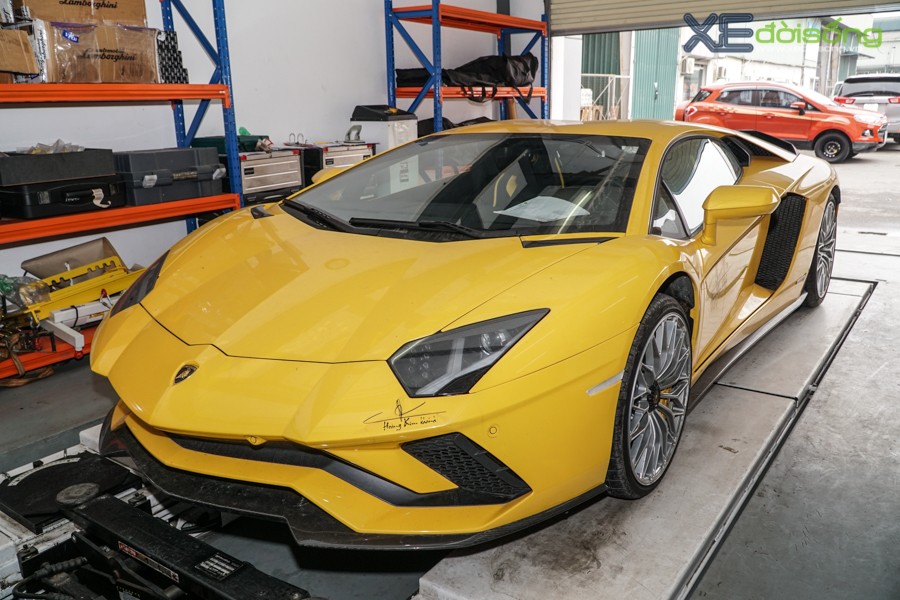 Dàn siêu xe Lamborghini của đại gia Sài thành ra Hà Nội bảo dưỡng trước thềm Car & Passion 2018 ảnh 5