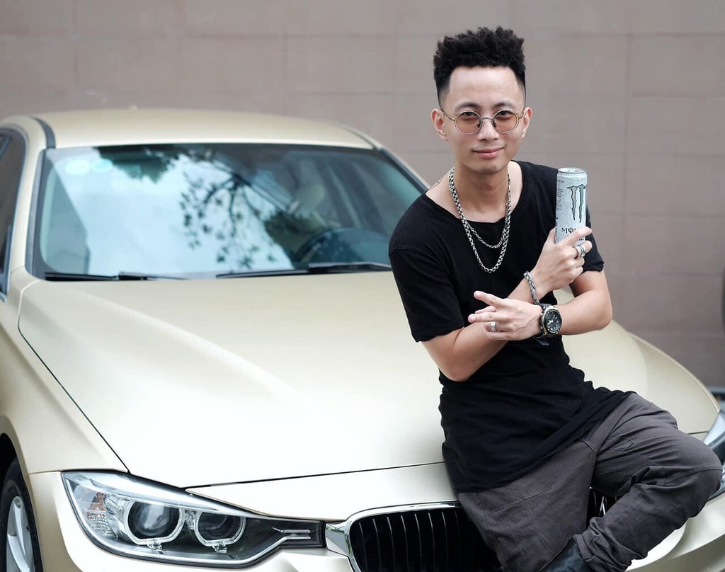 Xế hộp BMW của Rhymastic “Nghệ sĩ hài Rap Việt”: Bình dị nhưng là thứ bao chàng trai mơ ước! ảnh 5