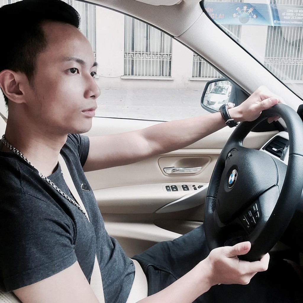 Xế hộp BMW của Rhymastic “Nghệ sĩ hài Rap Việt”: Bình dị nhưng là thứ bao chàng trai mơ ước! ảnh 9