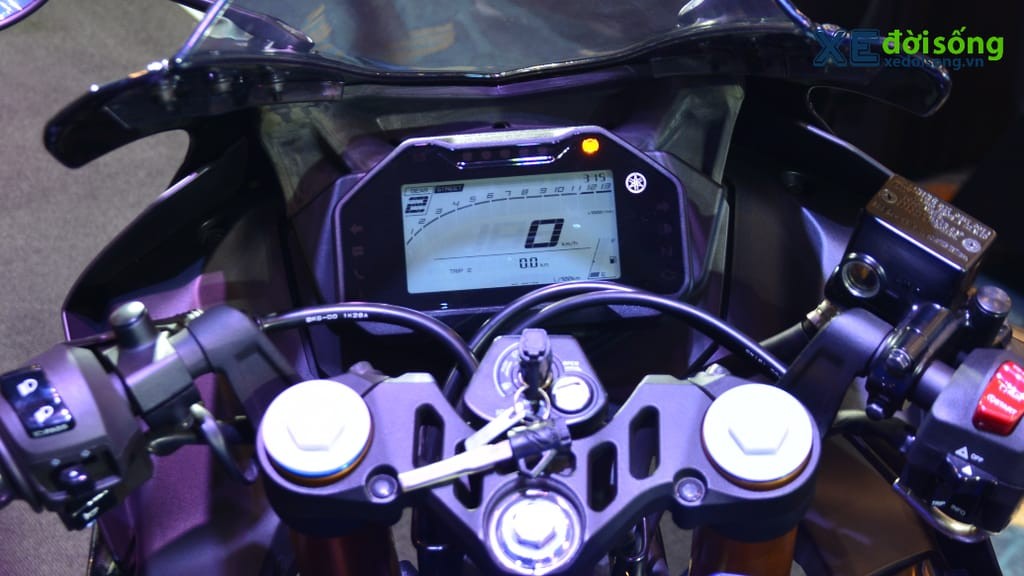 Chi tiết Yamaha YZF-R15 thế hệ mới: sportbike phân khối nhỏ đầy hứa hẹn với công nghệ ngập tràn mà giá “thơm”  ảnh 3