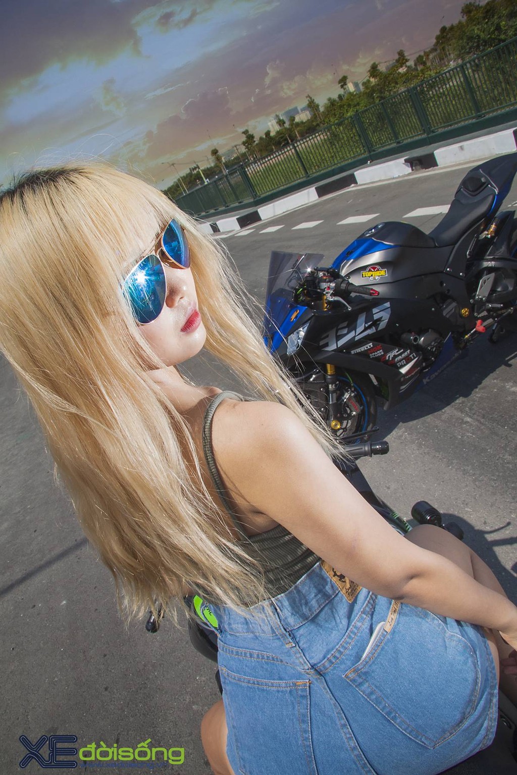 Teen girl Sài Thành cá tính bên siêu mô tô Kawasaki ZX10R và Yamaha R1  ảnh 9