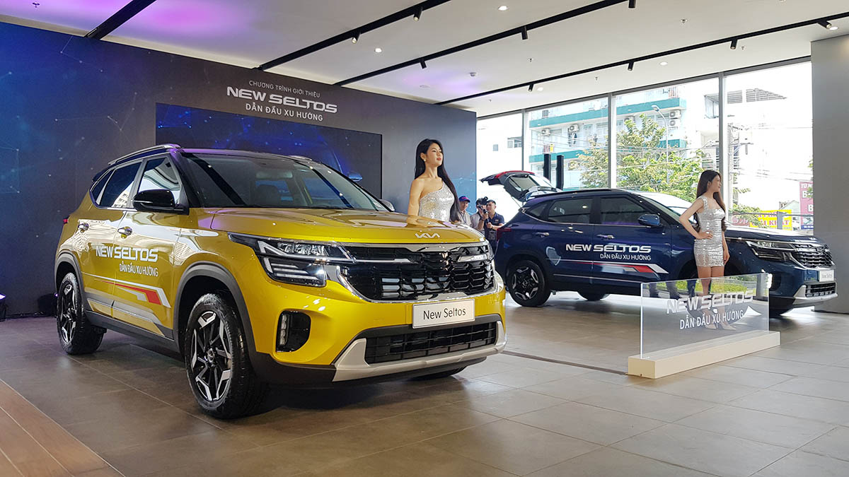 xedoisong_b_suv_new_kia_seltos_2024_facelift_ra_mat_dong_loat_cac_showroom_toan_quoc_h1.jpg (168 KB)