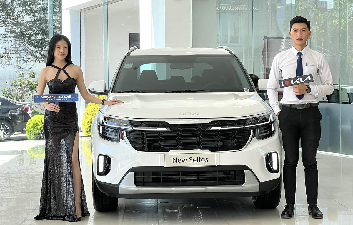 xedoisong_b_suv_new_kia_seltos_2024_facelift_ra_mat_dong_loat_cac_showroom_toan_quoc_h10.jpg (188 KB)