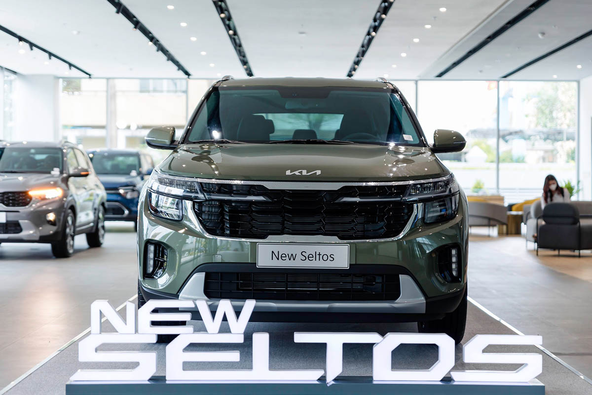 xedoisong_b_suv_new_kia_seltos_2024_facelift_ra_mat_dong_loat_cac_showroom_toan_quoc_h4.jpg (145 KB)