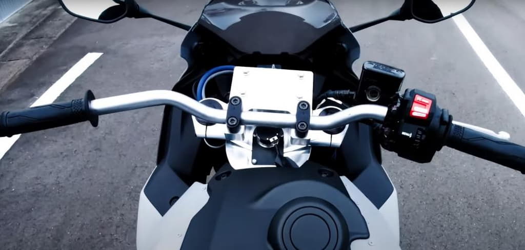 Công nghệ xe máy tự cân bằng của Yamaha