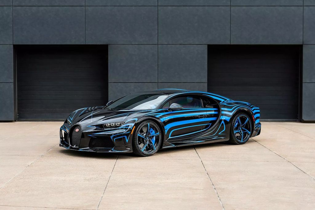 Đẳng cấp chơi xe đại gia: thấy vợ đặt Bugatti Chiron Super Sport đẹp quá, chồng cũng phải mua chiếc "ton-sur-ton"