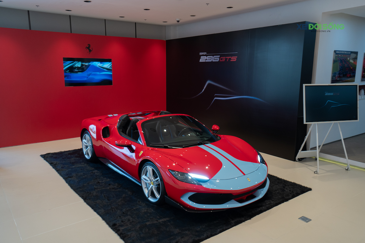 Siêu xe Ferrari 488 tai nạn ở SVĐ Mỹ Đình có giá bao nhiêu